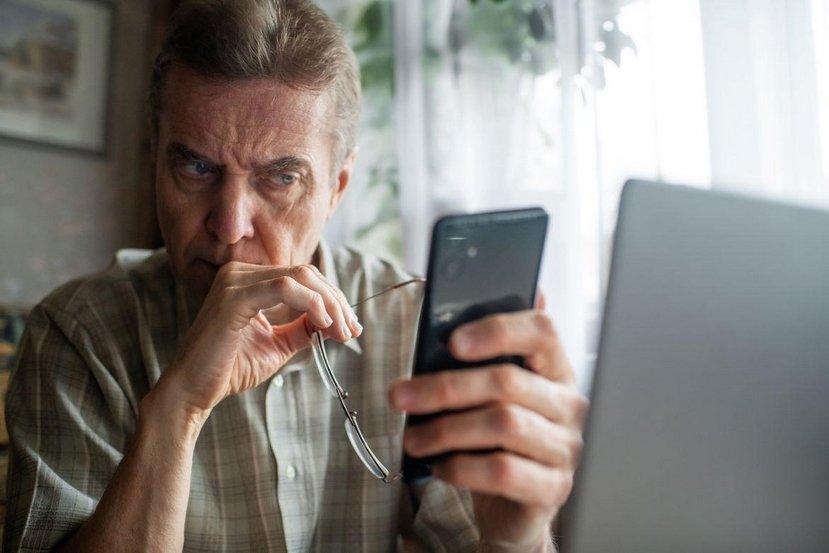 Comment reconnaître un faux SMS ? Les signes d’une arnaque à repérer